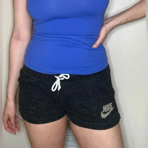 Nike Vintage Y2K Red Tag Shorts Size Medium Dark Gray - Picture 1 of 5